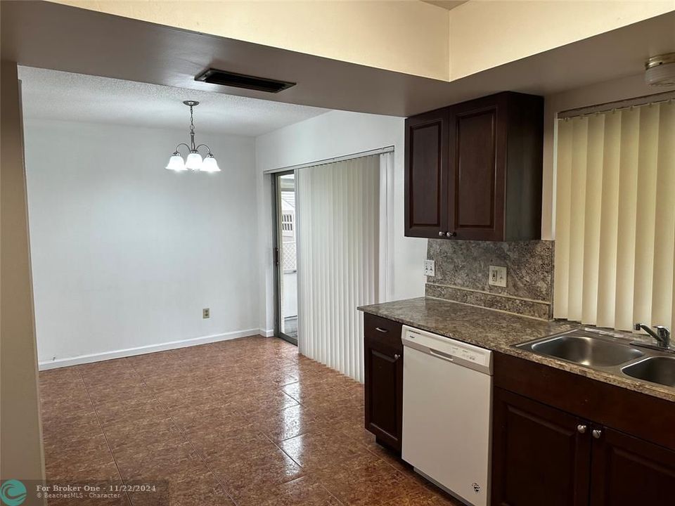 For Rent: $2,700 (2 beds, 2 baths, 1200 Square Feet)