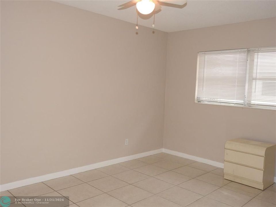 For Sale: $1,950 (2 beds, 2 baths, 750 Square Feet)