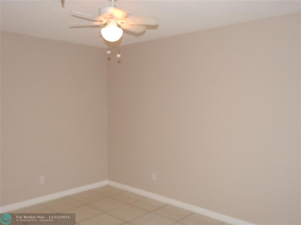 For Sale: $1,950 (2 beds, 2 baths, 750 Square Feet)