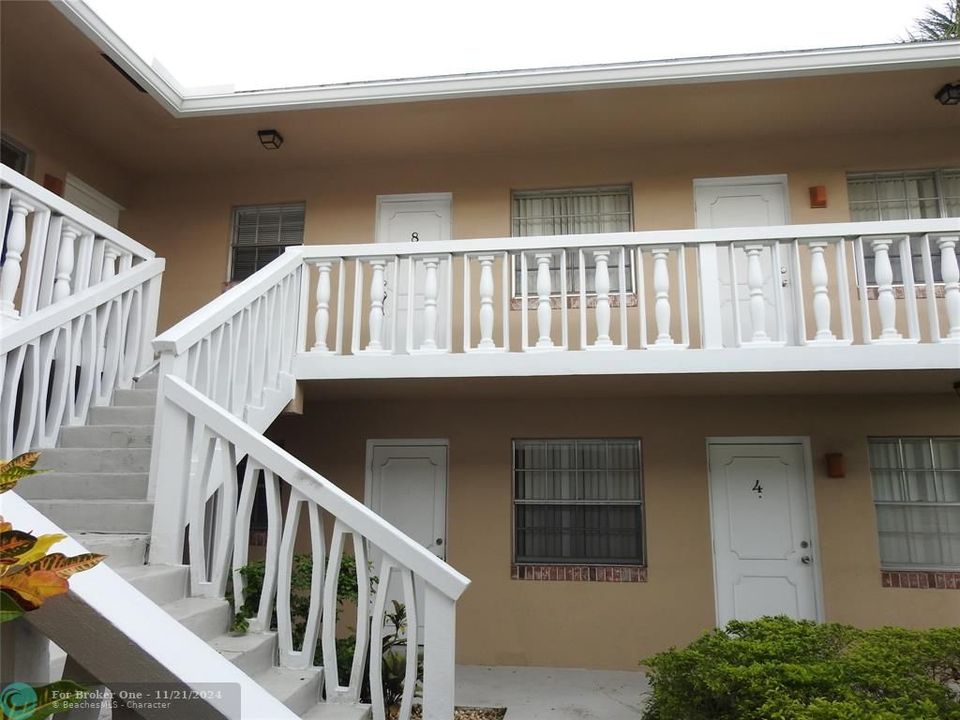 For Sale: $1,950 (2 beds, 2 baths, 750 Square Feet)