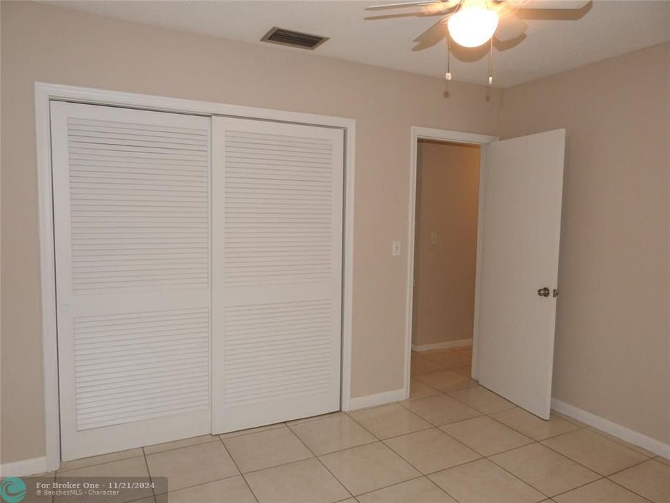 For Sale: $1,950 (2 beds, 2 baths, 750 Square Feet)