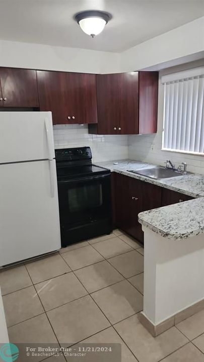 For Sale: $2,200 (2 beds, 1 baths, 3186 Square Feet)