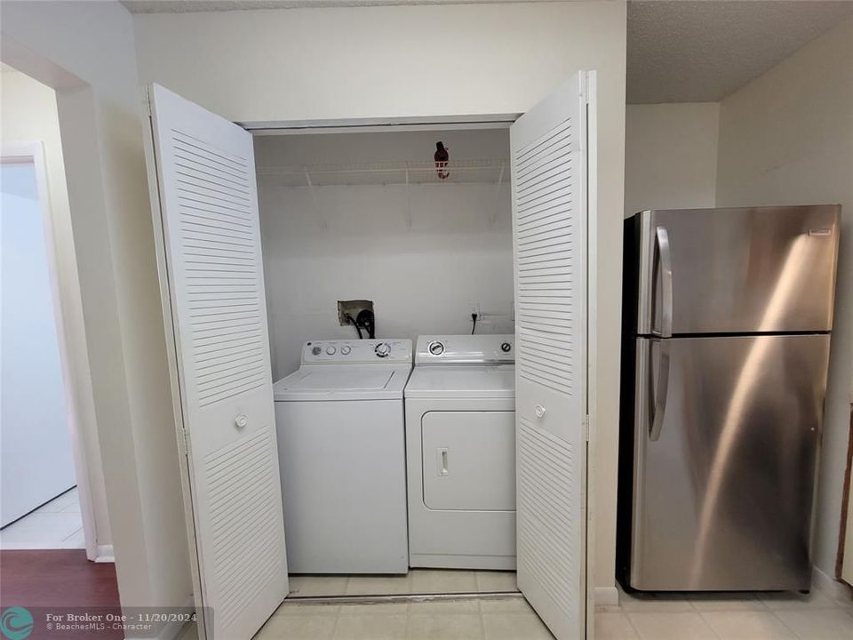 For Rent: $1,950 (2 beds, 2 baths, 1096 Square Feet)