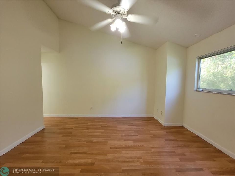 For Rent: $1,950 (2 beds, 2 baths, 1096 Square Feet)