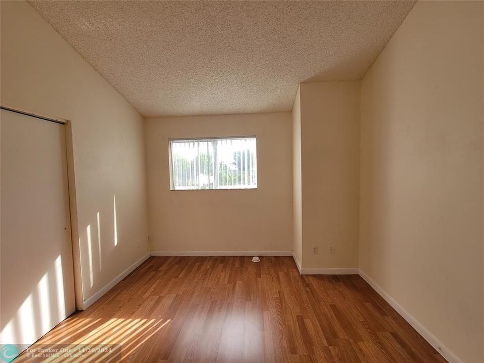 For Rent: $1,950 (2 beds, 2 baths, 1096 Square Feet)