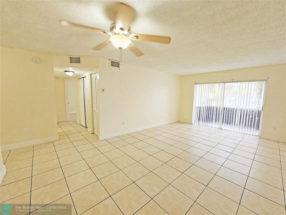 For Rent: $1,700 (2 beds, 2 baths, 959 Square Feet)