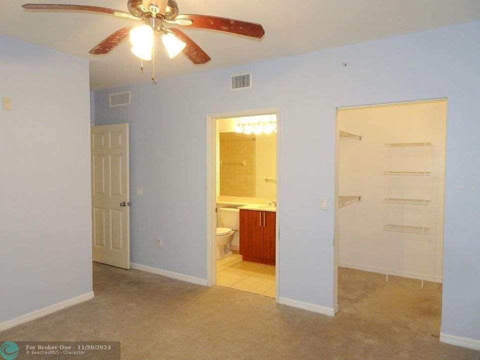 For Sale: $350,000 (2 beds, 2 baths, 1130 Square Feet)