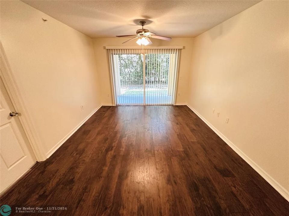 For Rent: $1,900 (2 beds, 2 baths, 1060 Square Feet)