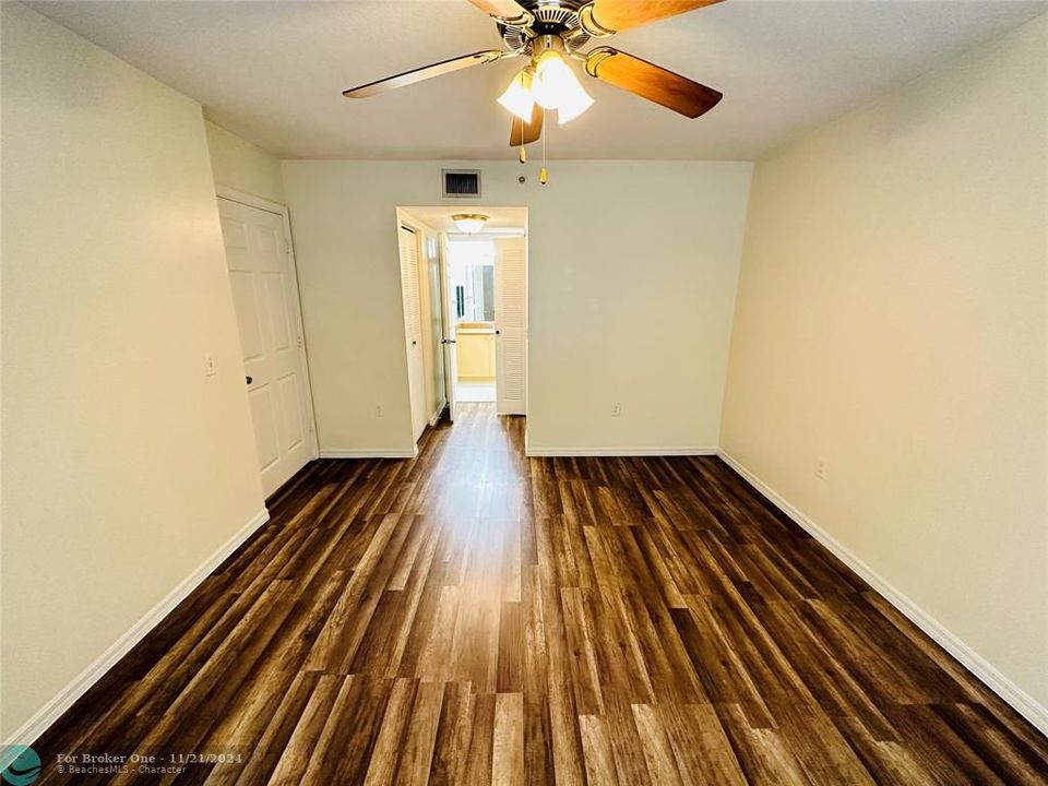 For Rent: $1,900 (2 beds, 2 baths, 1060 Square Feet)