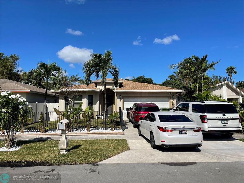 For Sale: $879,000 (3 beds, 2 baths, 2100 Square Feet)