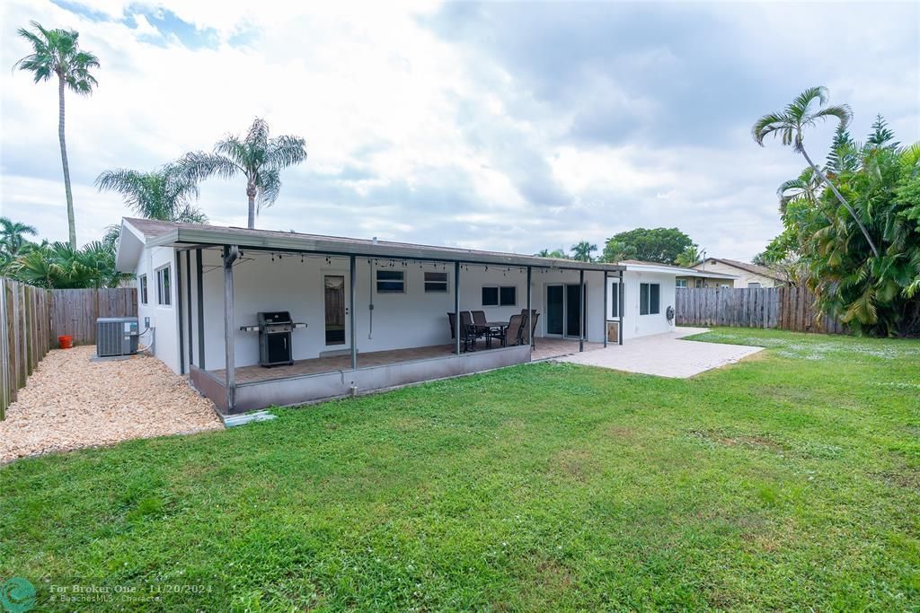 For Sale: $699,000 (3 beds, 2 baths, 1524 Square Feet)