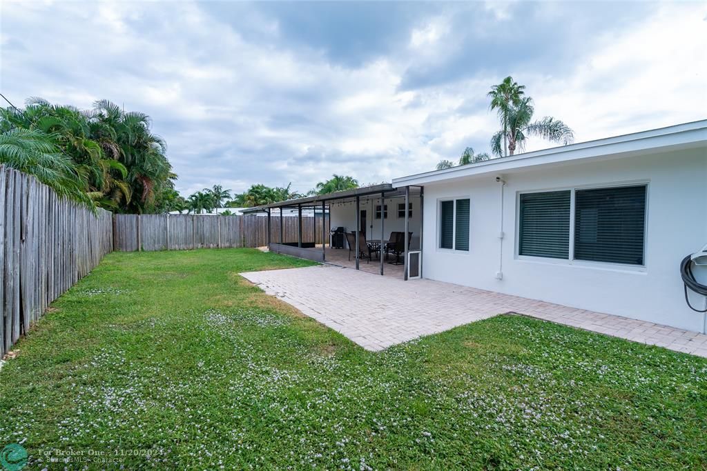 For Sale: $699,000 (3 beds, 2 baths, 1524 Square Feet)