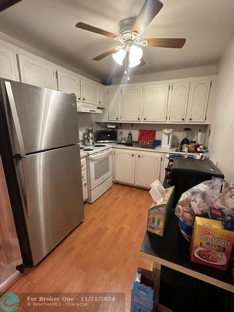 For Sale: $200,000 (2 beds, 1 baths, 830 Square Feet)