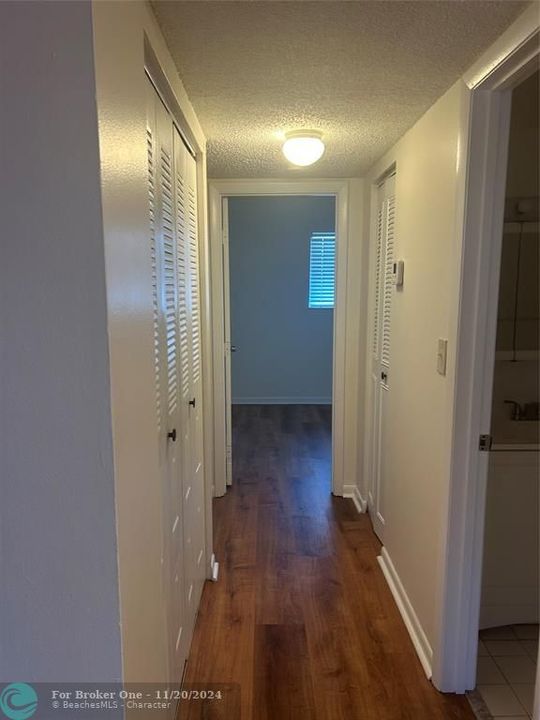 For Rent: $2,000 (2 beds, 2 baths, 963 Square Feet)