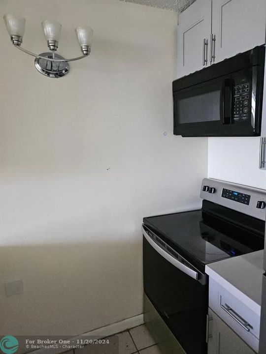 For Rent: $1,500 (1 beds, 1 baths, 619 Square Feet)