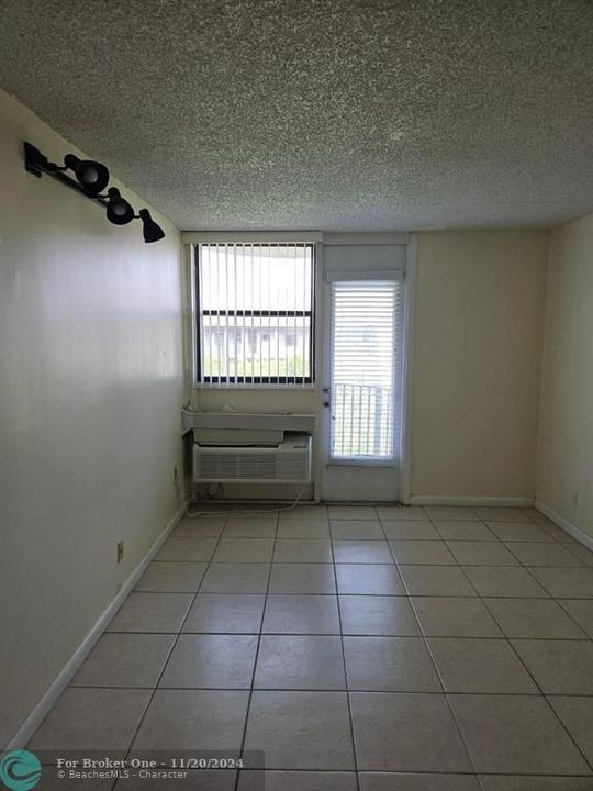 For Rent: $1,500 (1 beds, 1 baths, 619 Square Feet)