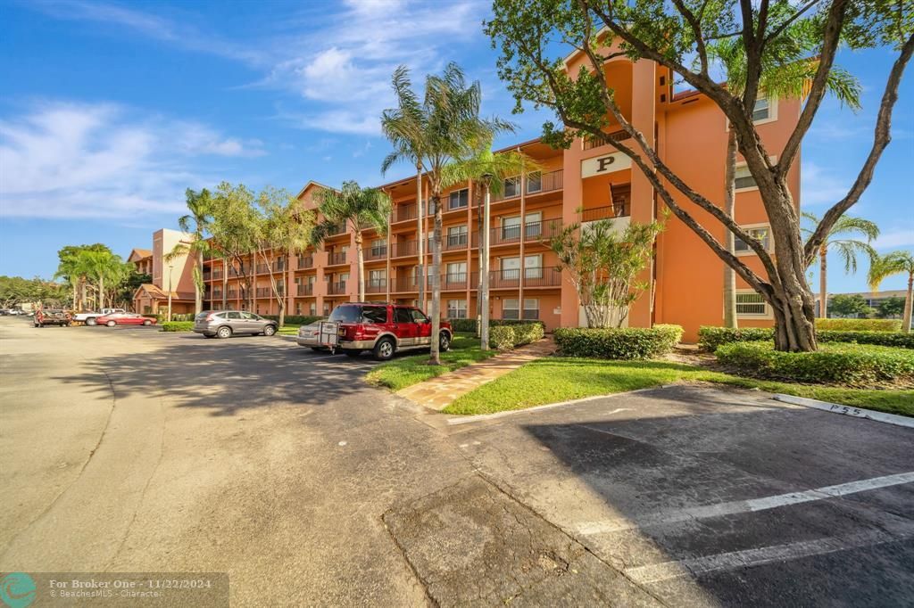 For Sale: $335,000 (2 beds, 2 baths, 1533 Square Feet)