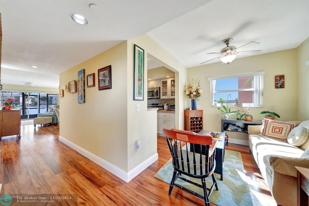 For Sale: $335,000 (2 beds, 2 baths, 1533 Square Feet)