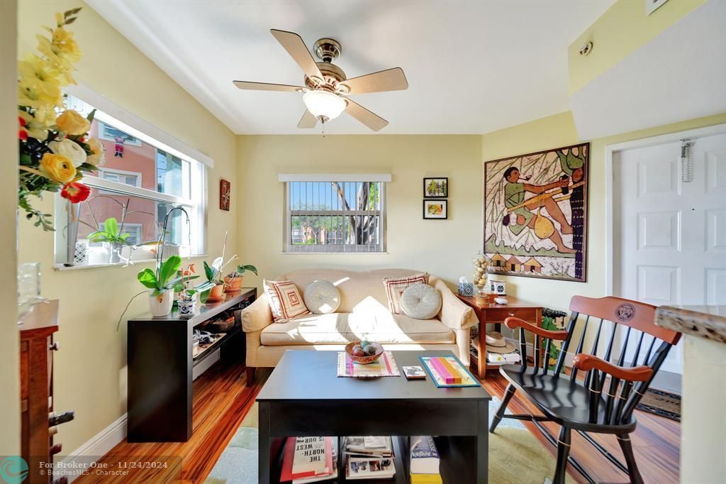 For Sale: $335,000 (2 beds, 2 baths, 1533 Square Feet)