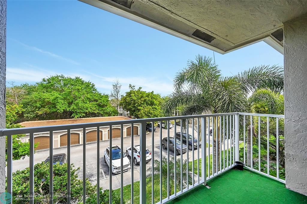 For Sale: $279,000 (2 beds, 2 baths, 1246 Square Feet)