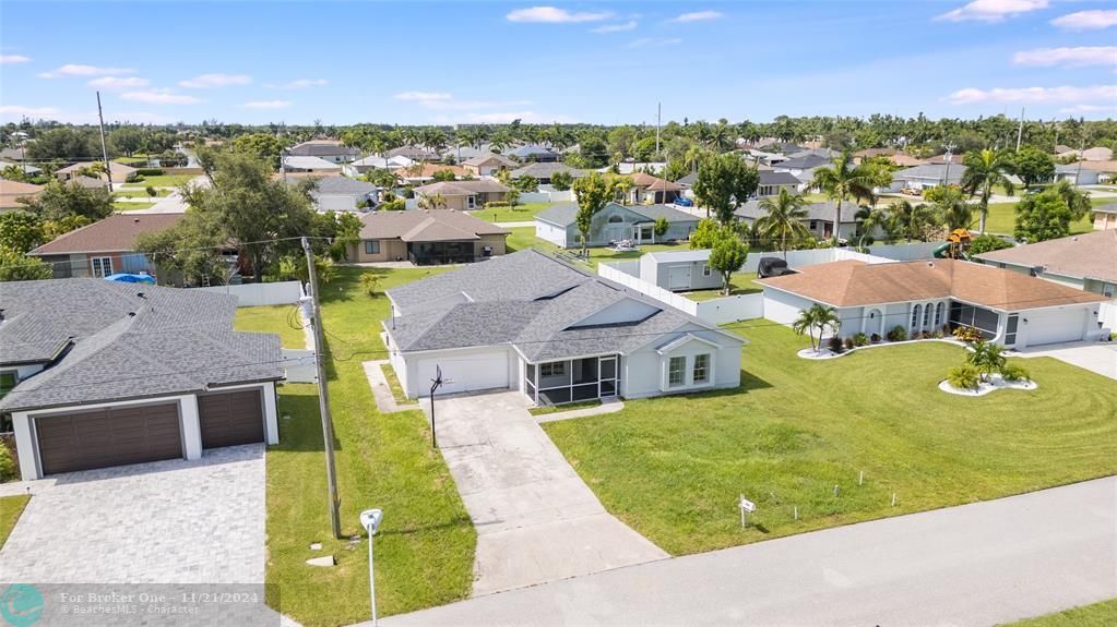 For Sale: $370,000 (3 beds, 2 baths, 1952 Square Feet)