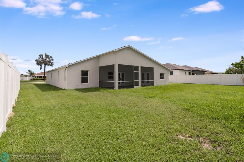 For Sale: $370,000 (3 beds, 2 baths, 1952 Square Feet)