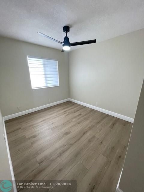 For Rent: $1,900 (2 beds, 1 baths, 752 Square Feet)