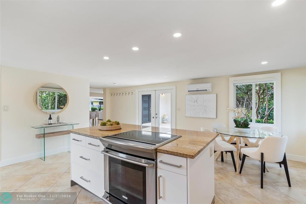 For Sale: $945,000 (3 beds, 2 baths, 1977 Square Feet)