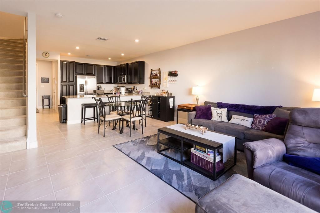 For Sale: $430,000 (3 beds, 2 baths, 1530 Square Feet)