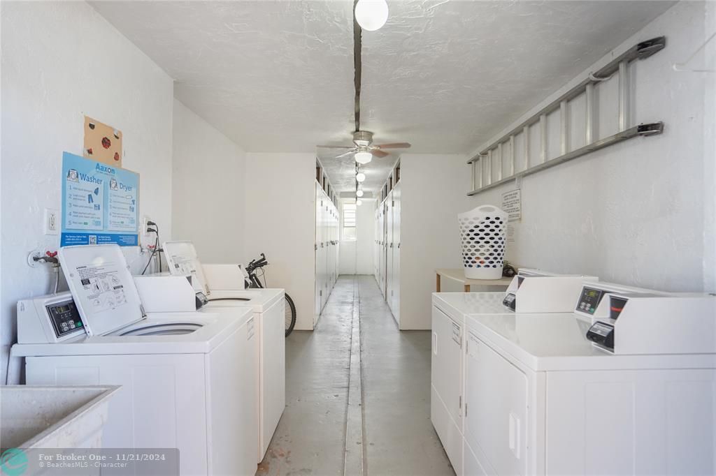 For Sale: $249,900 (2 beds, 2 baths, 984 Square Feet)