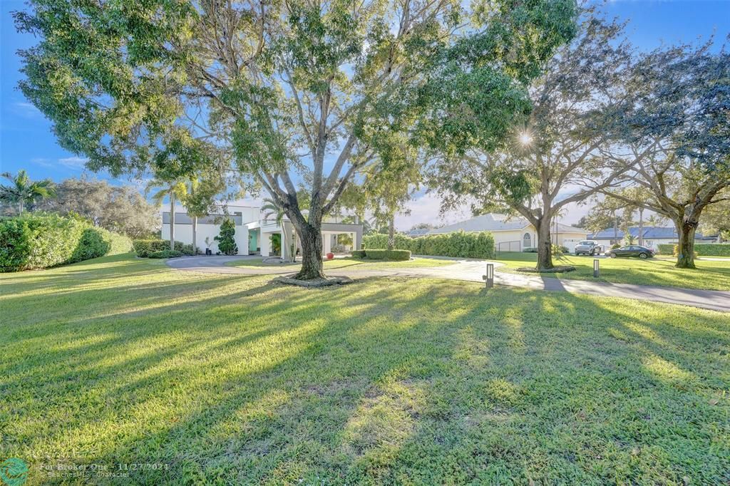 For Sale: $1,790,000 (5 beds, 2 baths, 3391 Square Feet)