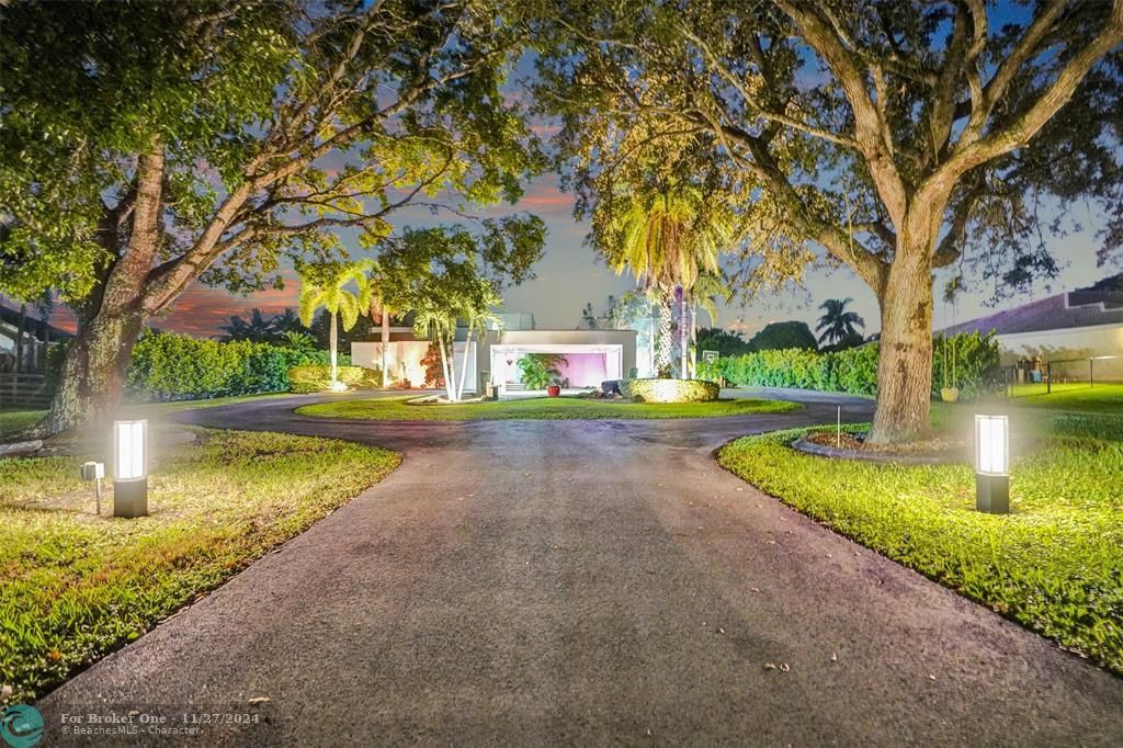 For Sale: $1,790,000 (5 beds, 2 baths, 3391 Square Feet)