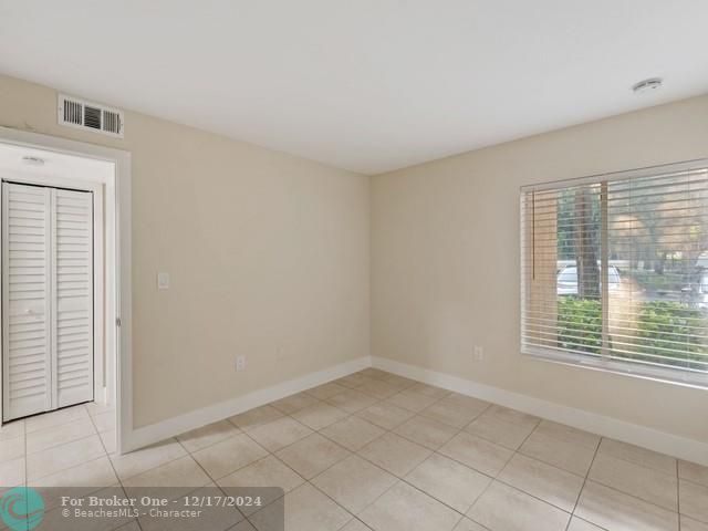 For Sale: $289,900 (2 beds, 2 baths, 1256 Square Feet)