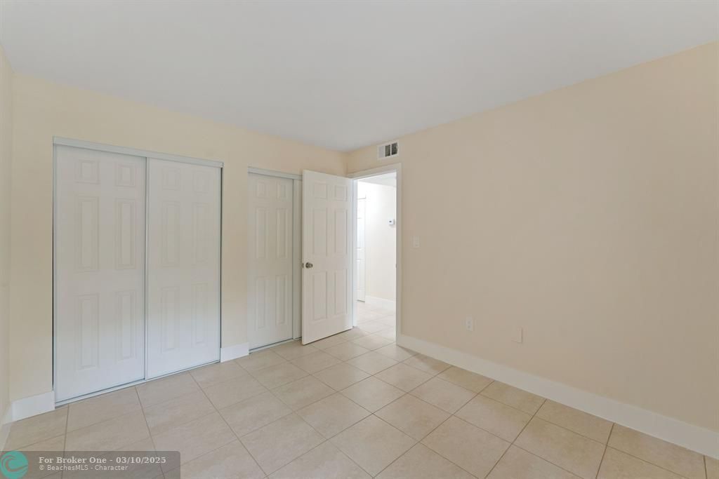 For Sale: $289,900 (2 beds, 2 baths, 1256 Square Feet)