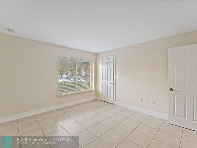 For Sale: $289,900 (2 beds, 2 baths, 1256 Square Feet)