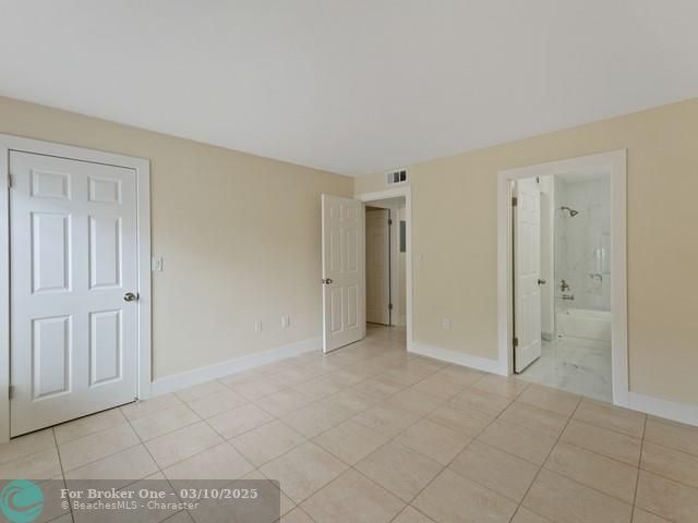 For Sale: $289,900 (2 beds, 2 baths, 1256 Square Feet)