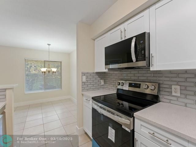 For Sale: $289,900 (2 beds, 2 baths, 1256 Square Feet)