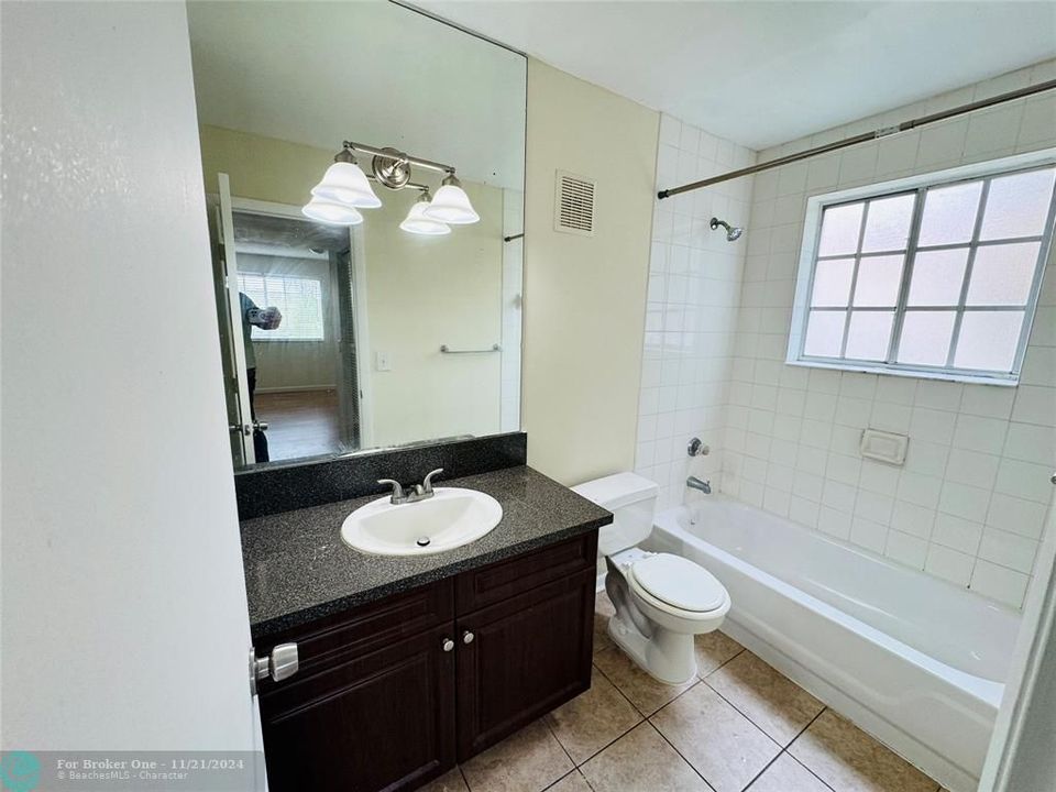 For Sale: $225,000 (2 beds, 2 baths, 1088 Square Feet)