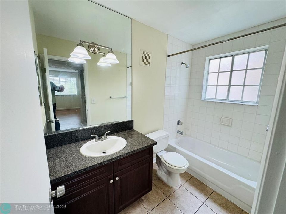 For Sale: $225,000 (2 beds, 2 baths, 1088 Square Feet)