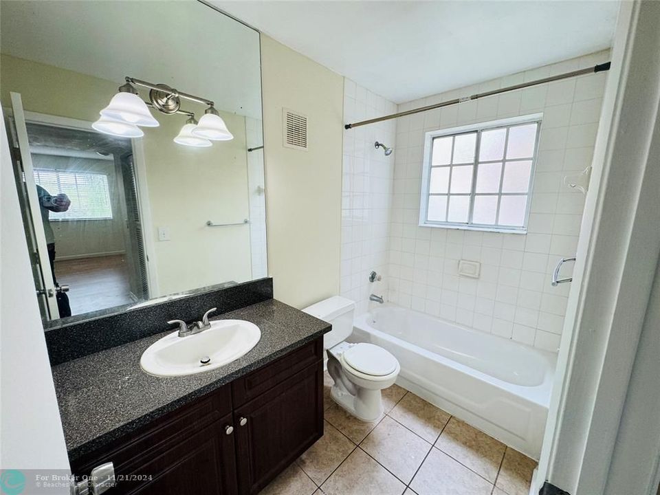 For Sale: $225,000 (2 beds, 2 baths, 1088 Square Feet)