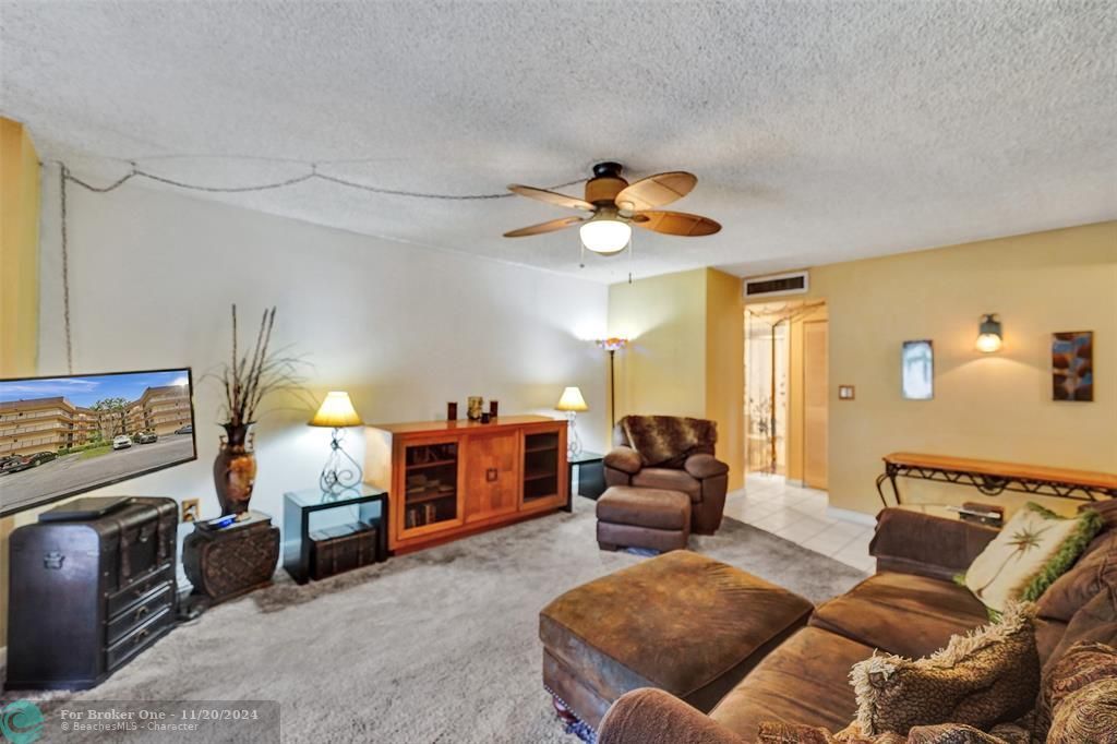 For Sale: $150,000 (2 beds, 2 baths, 1120 Square Feet)