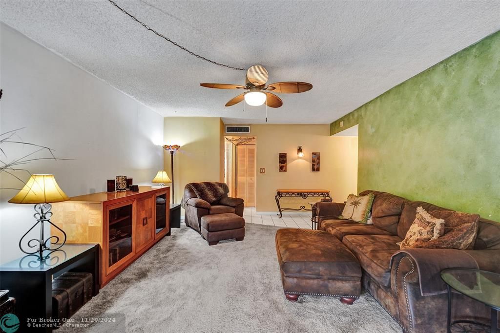 For Sale: $150,000 (2 beds, 2 baths, 1120 Square Feet)