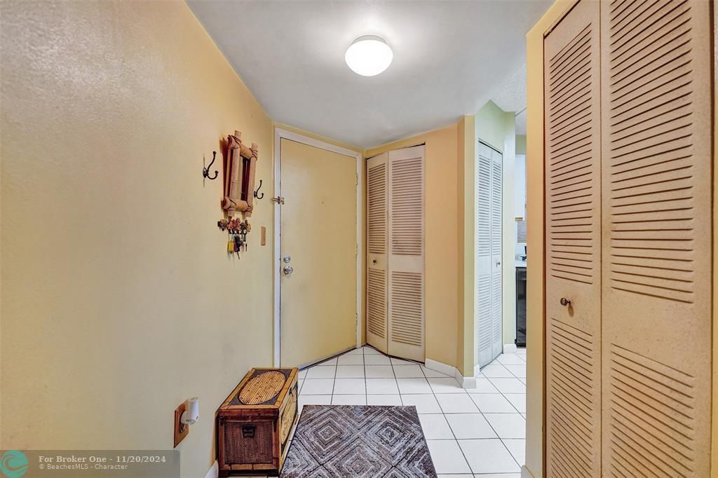 For Sale: $150,000 (2 beds, 2 baths, 1120 Square Feet)