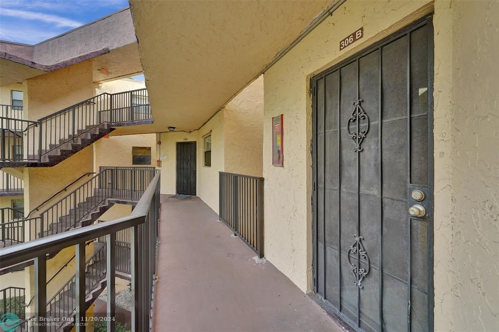 For Sale: $150,000 (2 beds, 2 baths, 1120 Square Feet)