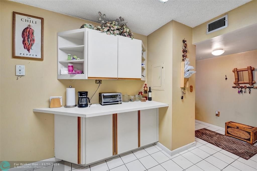 For Sale: $150,000 (2 beds, 2 baths, 1120 Square Feet)