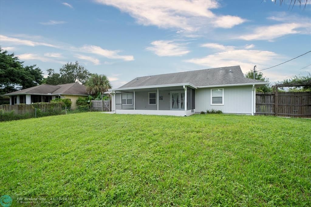 For Sale: $289,000 (3 beds, 2 baths, 1348 Square Feet)