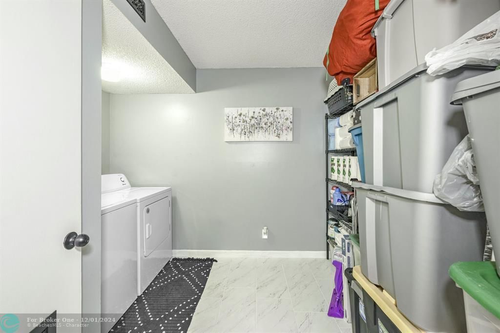 For Sale: $215,000 (2 beds, 2 baths, 1350 Square Feet)