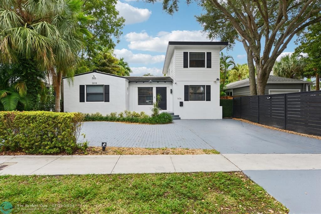 For Sale: $1,700,000 (3 beds, 2 baths, 1806 Square Feet)