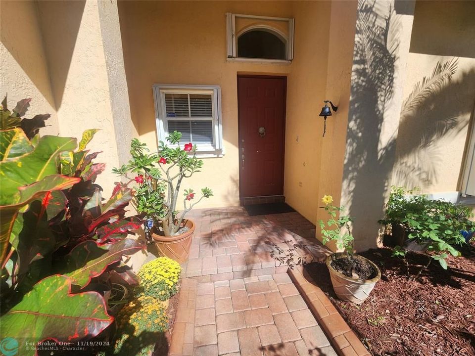 For Rent: $4,100 (3 beds, 2 baths, 2072 Square Feet)