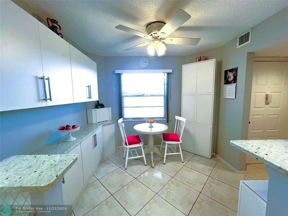 For Sale: $249,888 (2 beds, 2 baths, 1200 Square Feet)